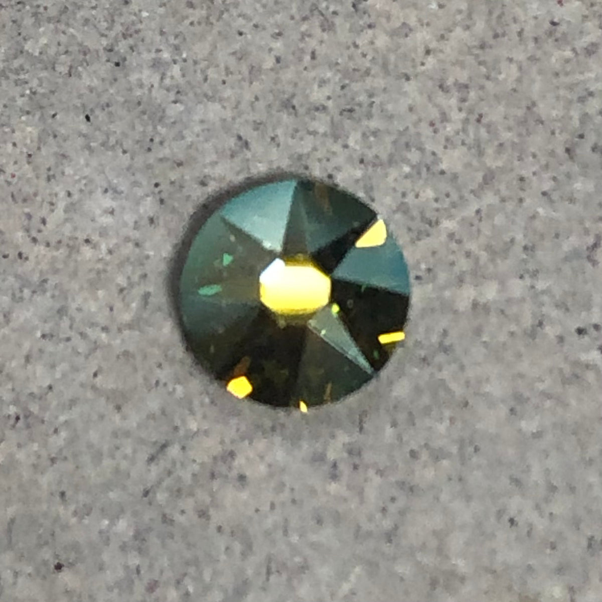 スワロフスキーラインストーン ペリドットオーロラ – RGサポーター